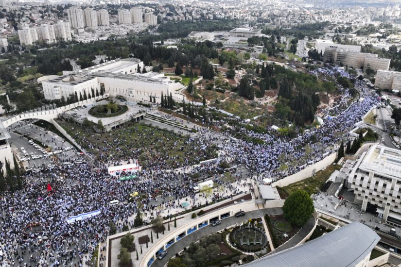 Netanyahu Delays Judicial Overhaul After Mass Protests