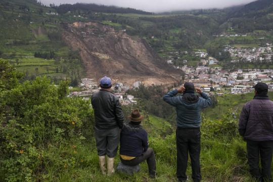 Seven Confirmed Dead In Ecuador Landslide