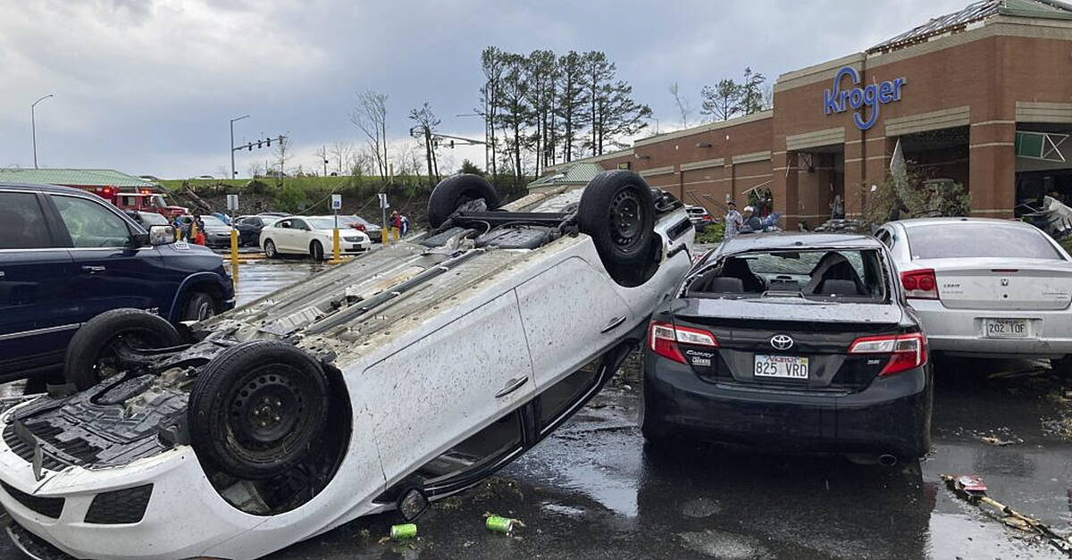 Homes damaged as tornado hits Arkansas capital - Vimarsana News