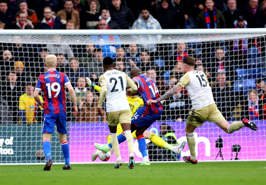 Dramatic winning return for Roy Hodgson as Crystal Palace beat Leicester