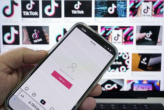 Australia Bans Tiktok From Federal Government Devices