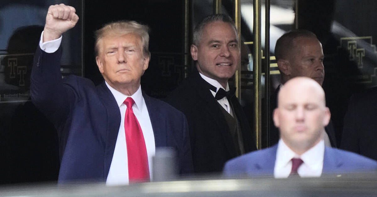 Trump leaves NYC home ahead of arraignment in criminal probe
