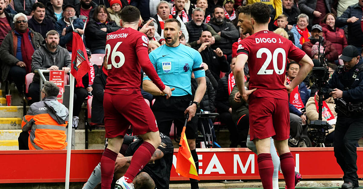 Linesman’s career at risk if guilty over Andy Robertson incident – Keith Hackett | BreakingNews.ie Linesman’s career at risk if guilty over Andy Robertson incident – Keith Hackett | BreakingNews.ie