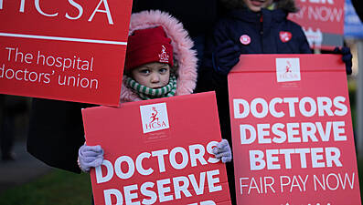 Fears For Patient Safety As Junior Doctors In England Begin Four-Day Walkout