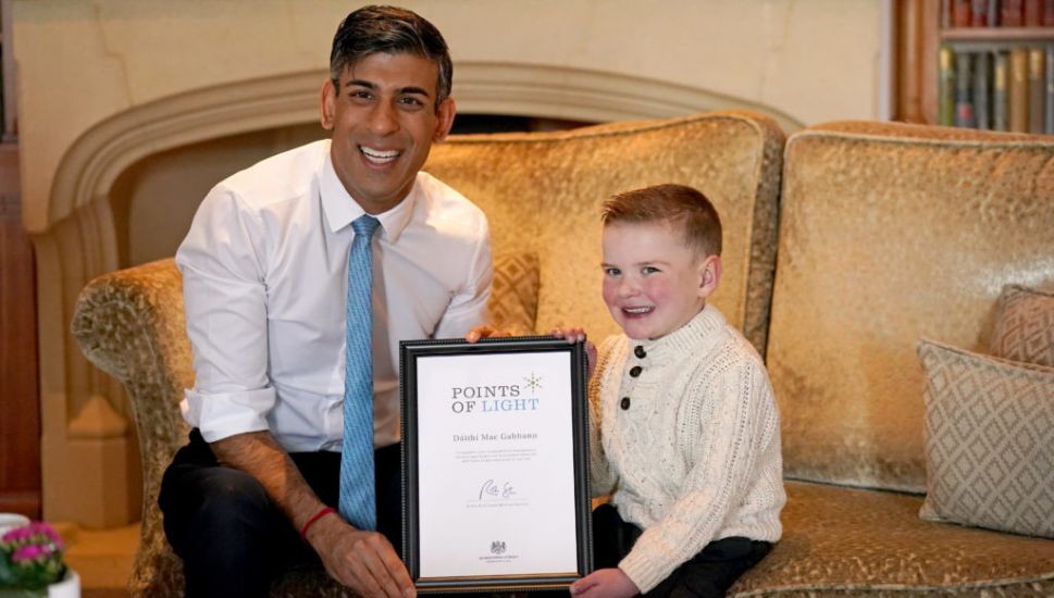 Six-Year-Old Dáithí Ribs Sunak Over Ireland’s Rugby Win As He Receives Special Award