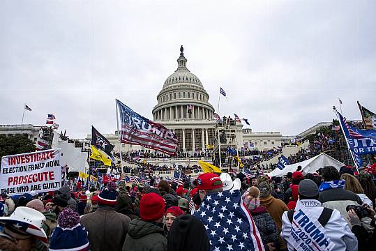 Capitol Police Officer Who Helped January 6 Rioter Given Probation