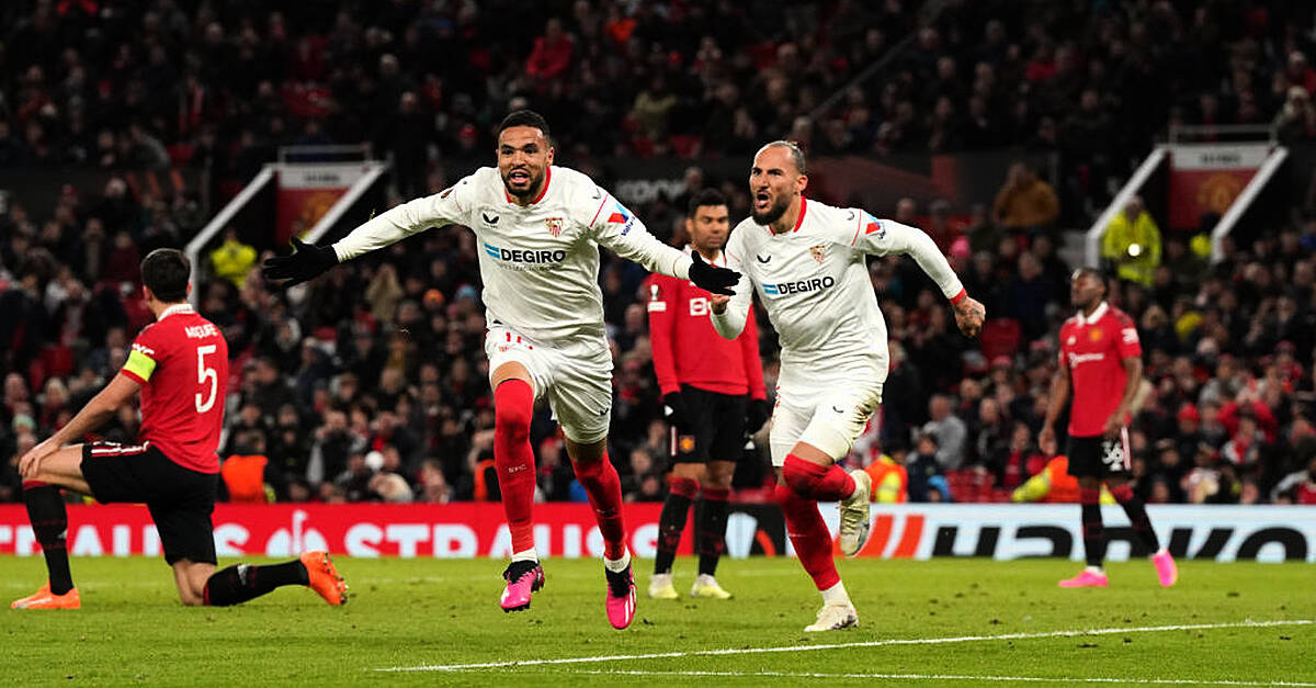 Late Own Goals Hand Sevilla A Draw At Man Utd