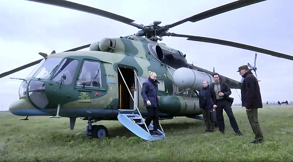 Putin Visits Headquarters Of Russian Troops Fighting In Ukraine