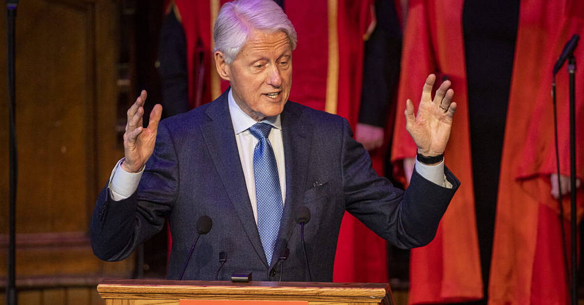 Restoring Stormont 'can fairly easily be done', says Bill Clinton - Vimarsana News