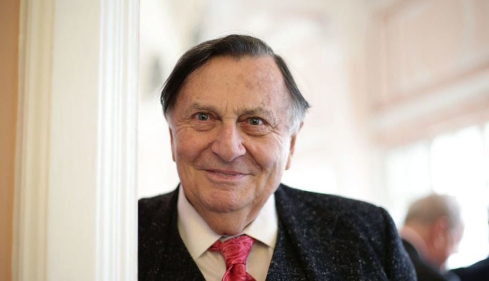 Sydney Hospital Denies Barry Humphries Is In ‘Unresponsive’ State