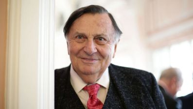 Australian Entertainer Barry Humphries Dies At The Age Of 89