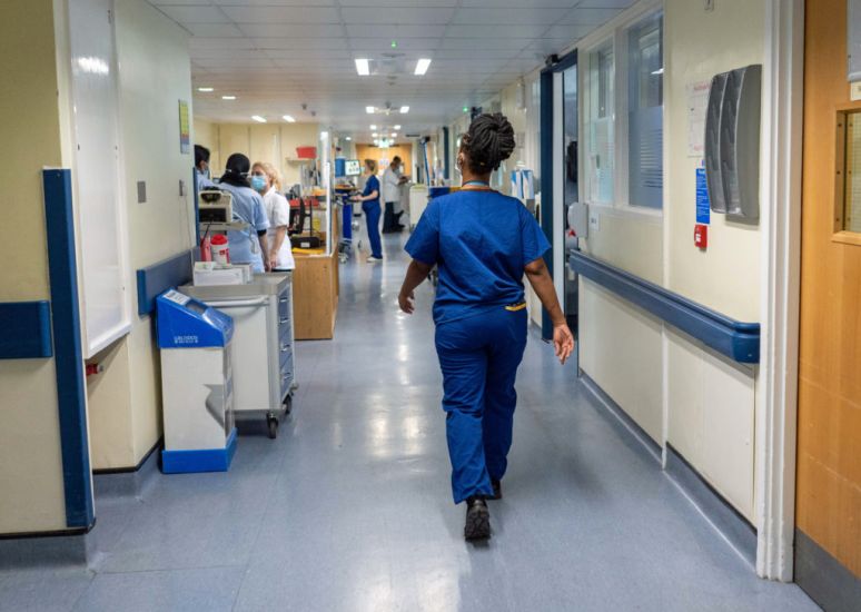 Nurses Across England Begin 28-Hour Strike Over Pay