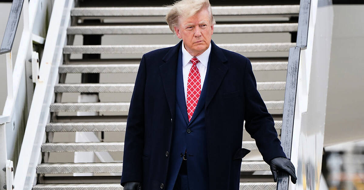 Trump names second golf course after his mother on Scotland visit