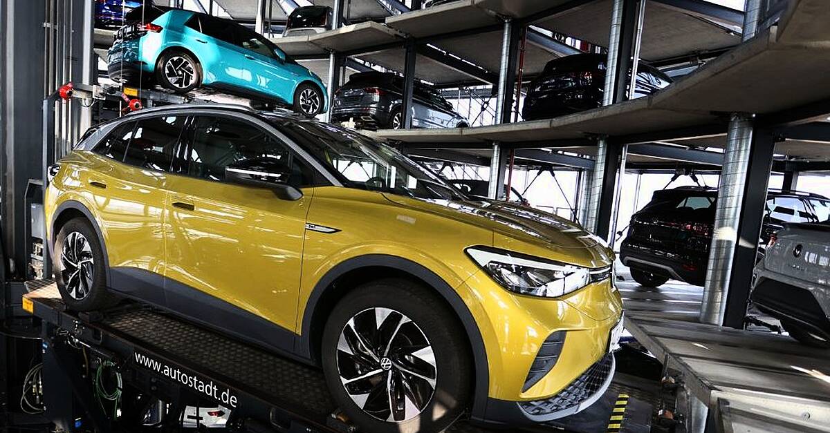 EVS и Plug-in Hybrids водят нови продажби на автомобили през юли 
