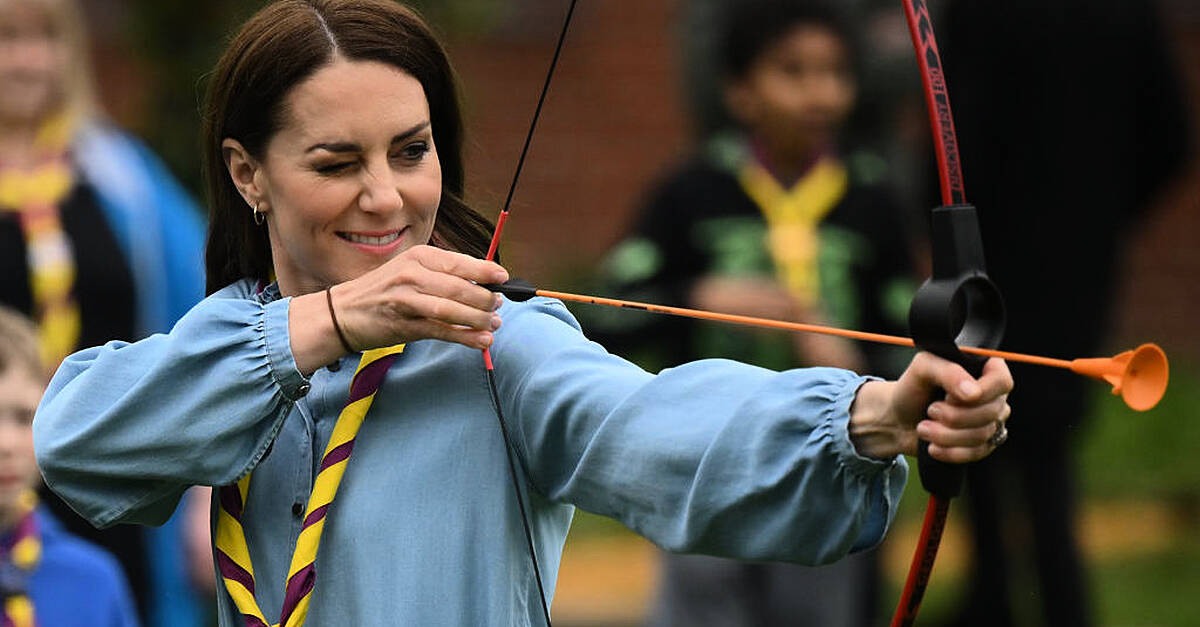 Kate continues masterclass in red white and blue dressing with