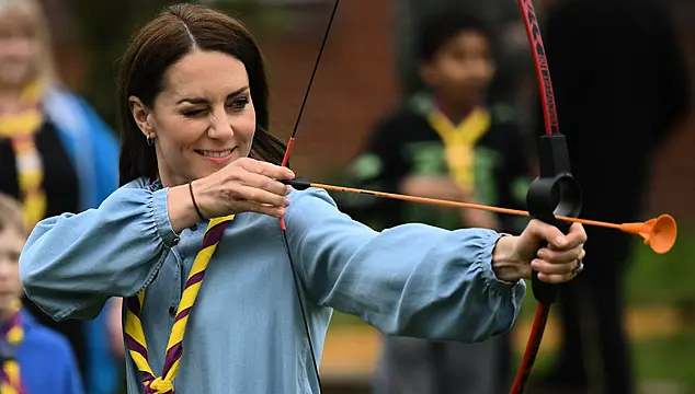 Kate Continues Masterclass In Red, White And Blue Dressing With Casual Blouse