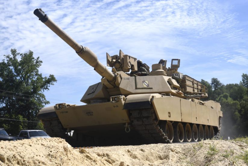 Us Abrams Tanks Arrive In Germany Ready For Ukrainian Crews To Train