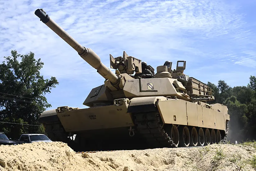 Us Abrams Tanks Arrive In Germany Ready For Ukrainian Crews To Train