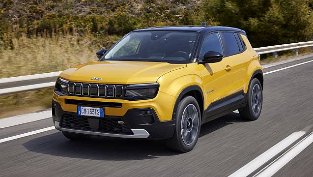 Car Review: Jeep Goes Small, Goes Electric