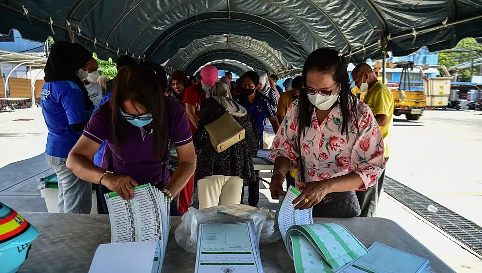 Thai Candidates Parade Through Bangkok Before Sunday Vote