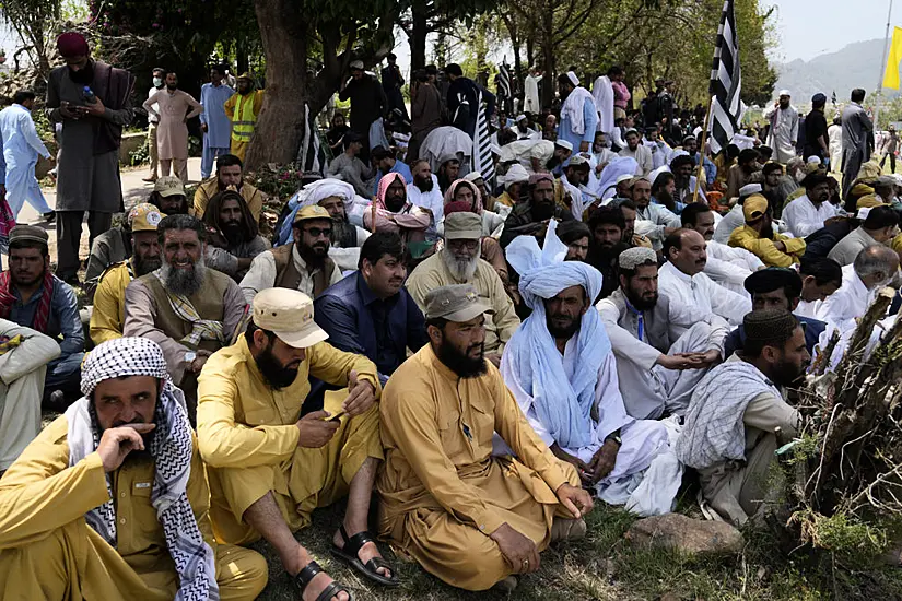 Thousands Protest At Pakistan’s Supreme Court Over Release Of Imran Khan