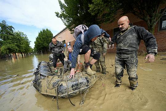 Crews Work To Reach Italian Towns Isolated By Floods As Clean Up Begins