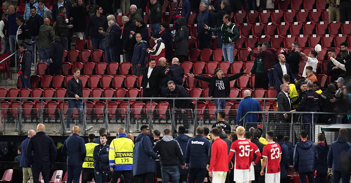 UEFA to investigate after AZ Alkmaar fans confront West Ham players’ families | BreakingNews.ie UEFA to investigate after AZ Alkmaar fans confront West Ham players’ families | BreakingNews.ie