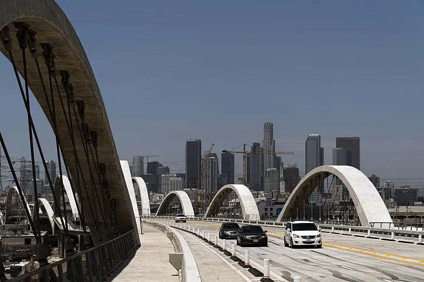 Boy, 17, Falls To Death While Climbing La Bridge For ‘Social Media Broadcast’