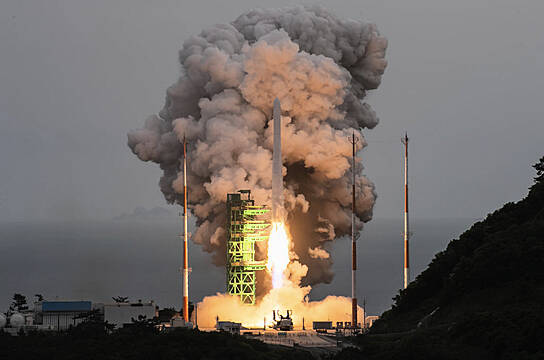 South Korea Launches First Commercial-Grade Satellite