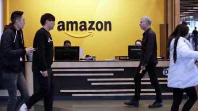 Us Amazon Workers Upset Over Job Cuts Stage Walkout At Hq