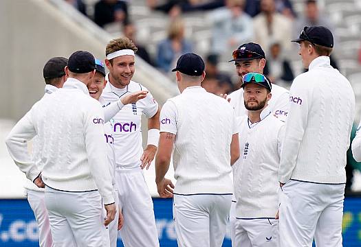 Ireland Dig In After England Seamer Stuart Broad Rips Through Top Order