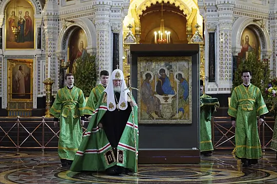 Russia's most famous icon handed over from museum to church despite ...
