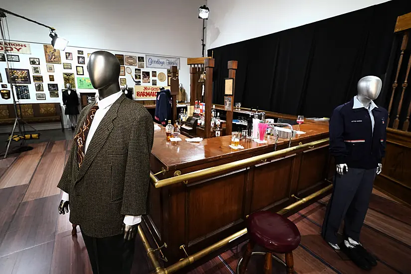 Wooden Bar From Classic Comedy Cheers Sells For £500,000 At Auction