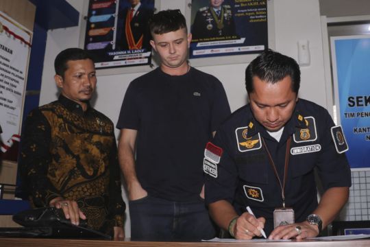 Indonesia To Deport Australian Surfer Jailed For Drunken Rampage