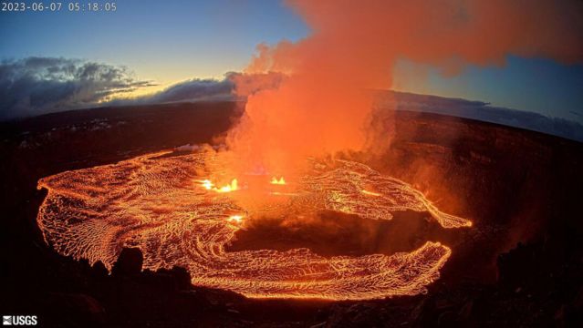 Kilauea Volcano On Hawaii Begins Erupting Again After Three-Month Pause