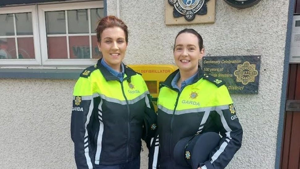 Gardaí Hailed As 'Heroes' For Providing Emergency Care To Injured Teen On Motorway