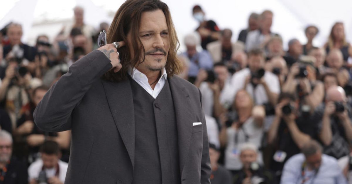 Mii de fani cântă pentru Johnny Depp în România cu ocazia împlinirii a 60 de ani a actorului