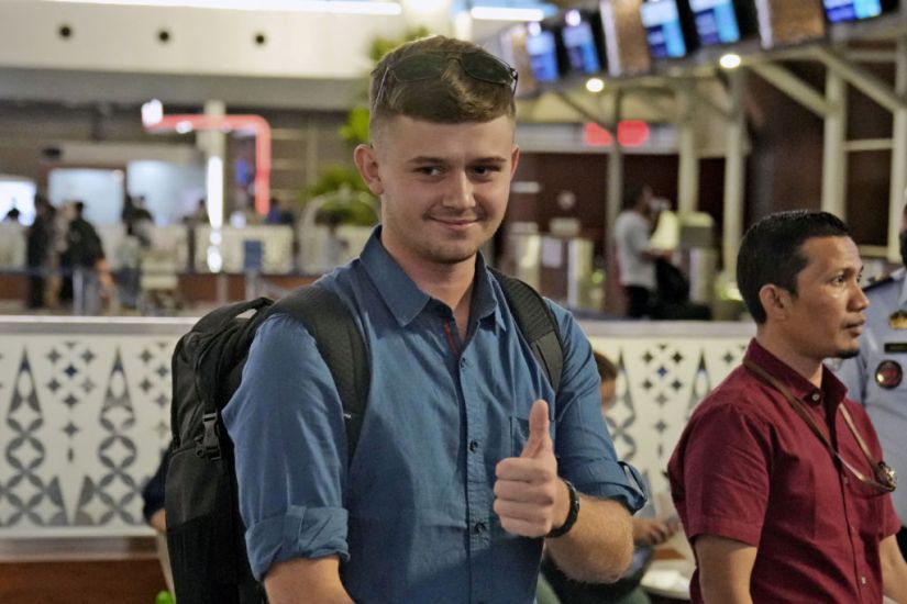 Indonesia Deports Australian Surfer Who Apologised For Drunken Rampage