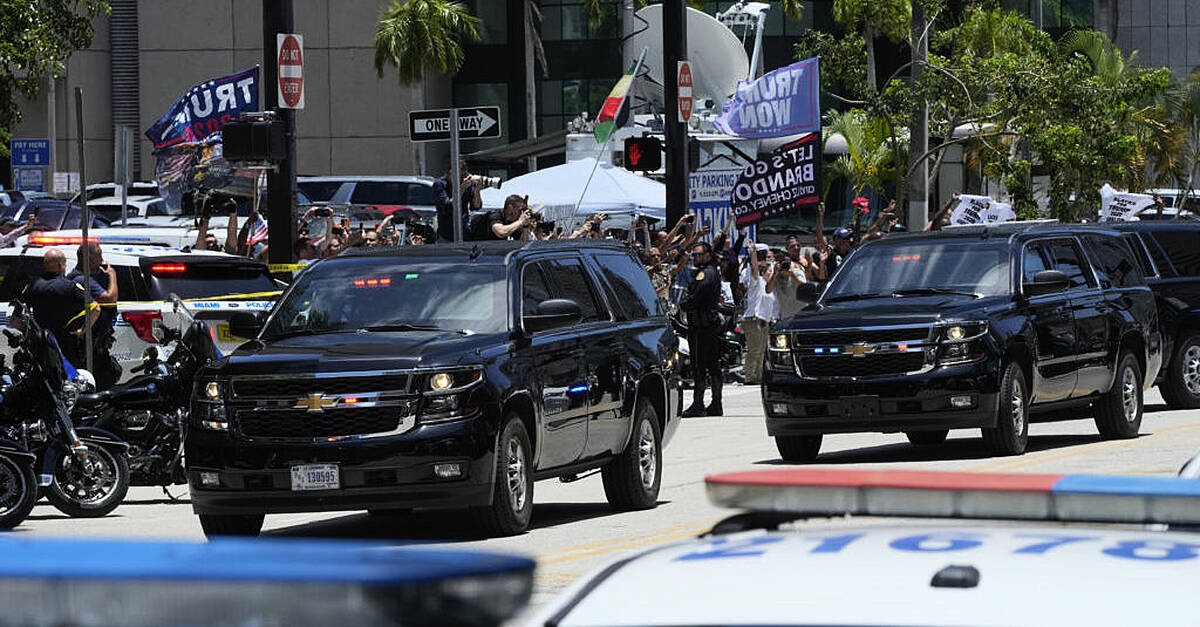 Trump arrives at court in Miami in classified documents case