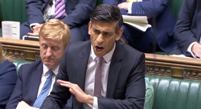 Starmer Claims Sunak ‘Weak’ For Failing To Block Boris Johnson’s Honours List