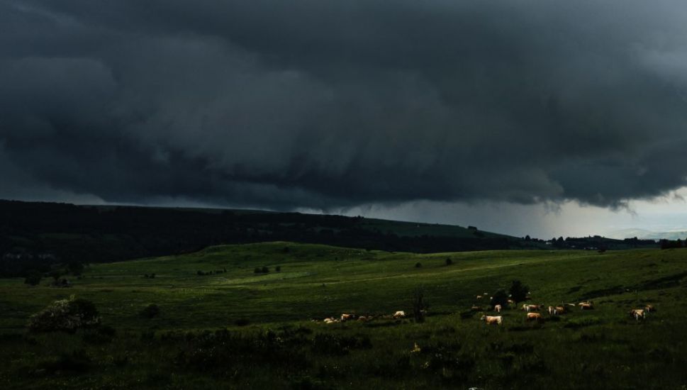 Met Éireann Issues Thunderstorm Warning For Six Counties