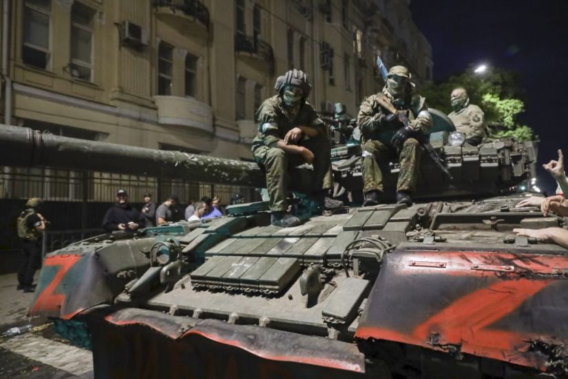 Mercenary Leader Ends Revolt But Raises Questions About 'Weakness' In Kremlin