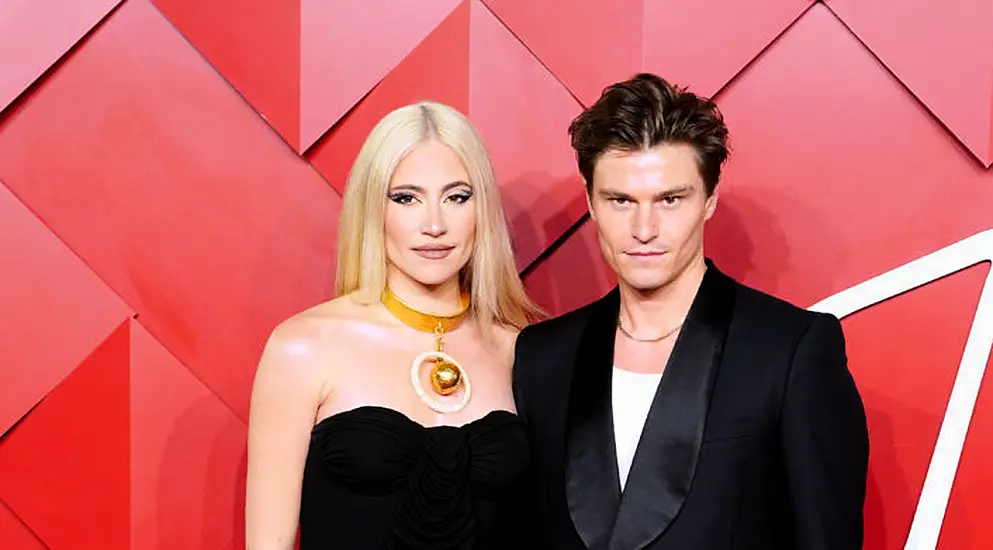 Oliver Cheshire Announces Wife Pixie Lott Is Pregnant