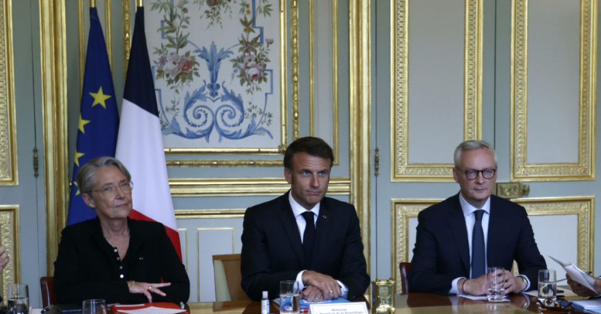 President Macron holds talks as unrest continues in France