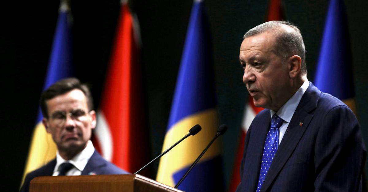 Erdoğan, Türkiye’nin İsveç’in NATO üyeliğini onaylamaya hazır olmadığını belirtiyor