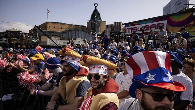 Partygoers Across Us Brave Heat And Heavy Downpours To Celebrate Fourth Of July