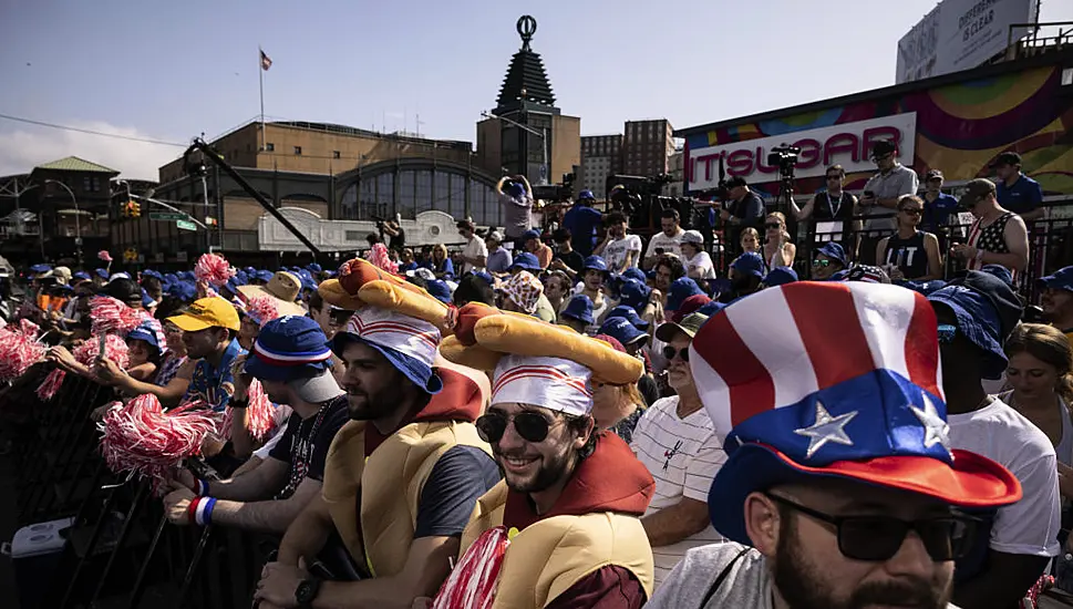 Partygoers Across Us Brave Heat And Heavy Downpours To Celebrate Fourth Of July