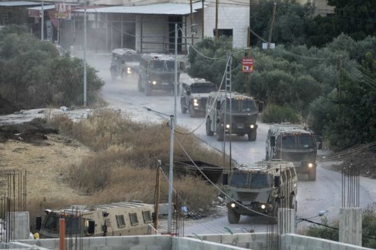 Israeli Troops Begin Leaving Jenin Camp As Heavy Fighting Continues