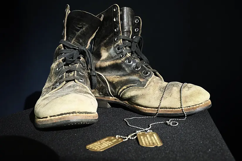 Alan Alda Selling Boots And Dog Tags From M*A*S*H