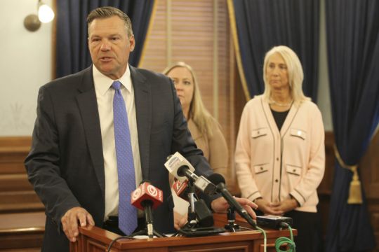 Kansas Attorney General Sues To Stop People Changing Sex On Driver’s Licences